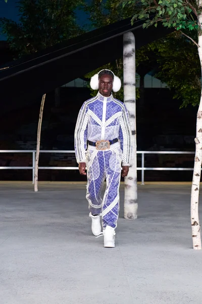 Look 93